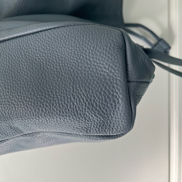 Tote Le Monde Pebbled Leather Roma Cinch Tote in Cadet Blue - Picture 4 of 7